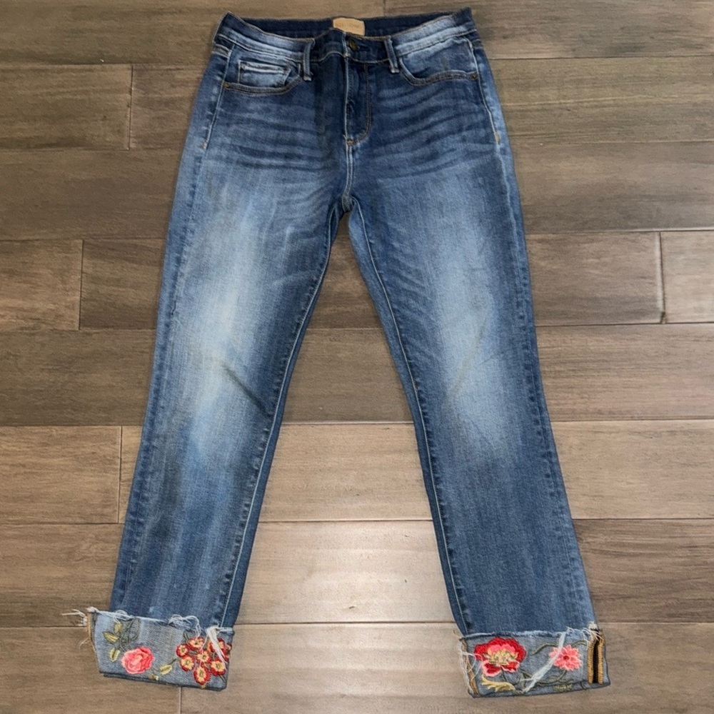 DRIFTWOOD Blue Jeans with Floral Embroidery